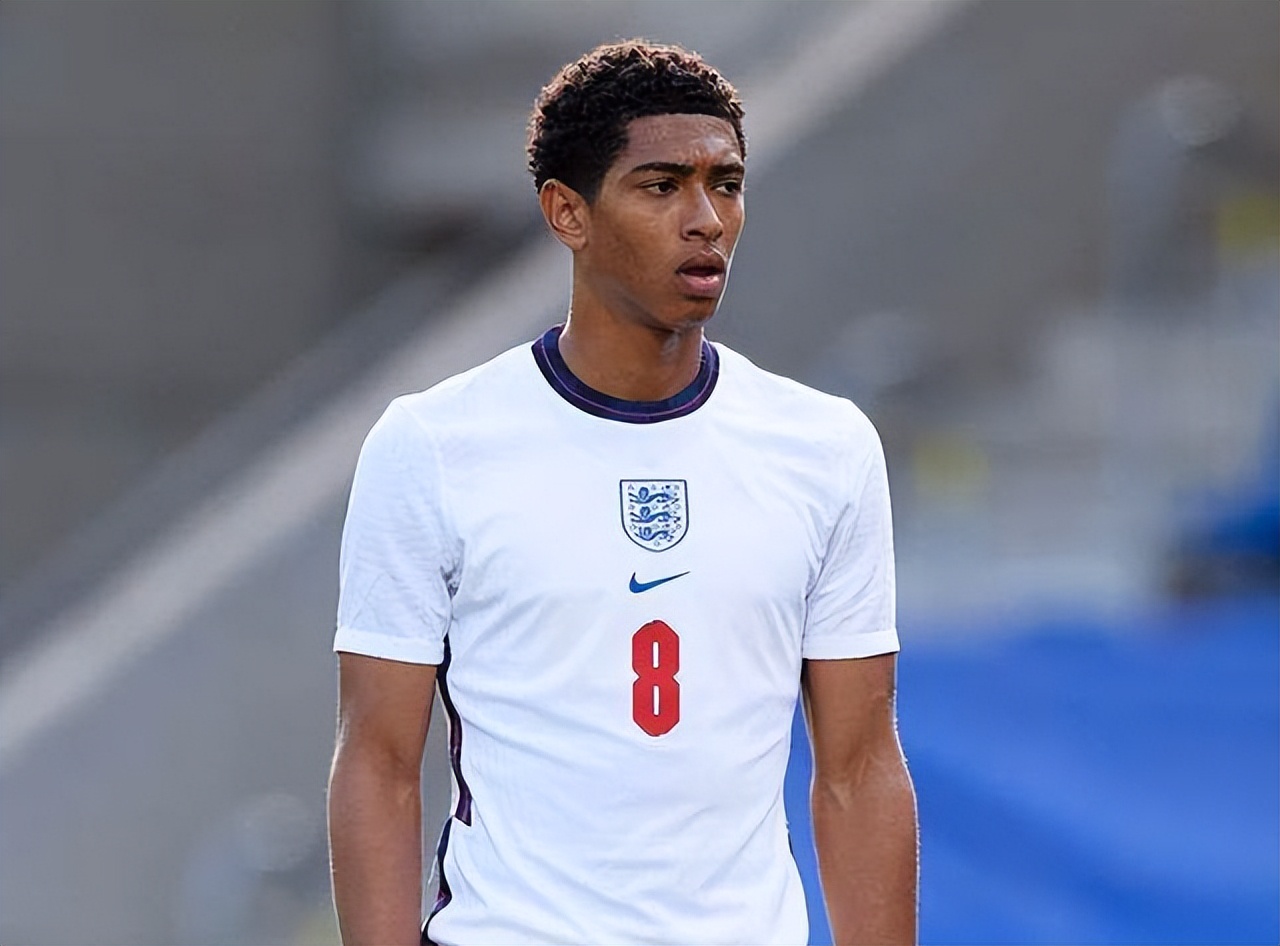 魏登费勒：都在猜诺伊尔是否回归德国队，这对鲍曼而言不公平