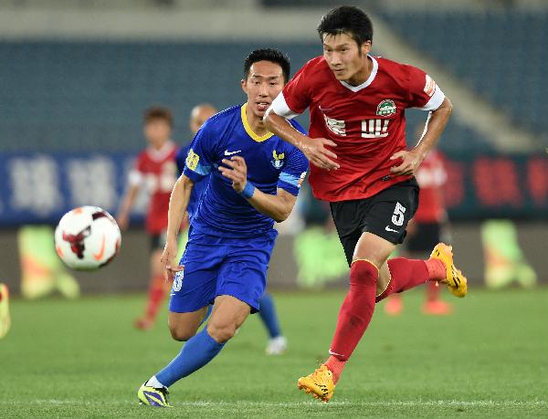 英超前瞻：水晶宫经受紧密赛程考验，曼城能否获胜紧追榜首？（英超前瞻：密集赛程考验水晶宫，曼城能否全取三分继续追赶领头羊？）