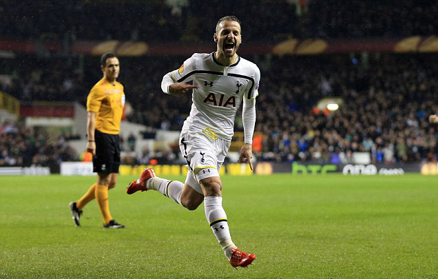 罗马诺：萨拉赫与斯洛特关系“接近破裂”，或今冬转战沙特（罗马诺称萨拉赫与斯洛特关系濒临破裂，冬窗或转投沙特）