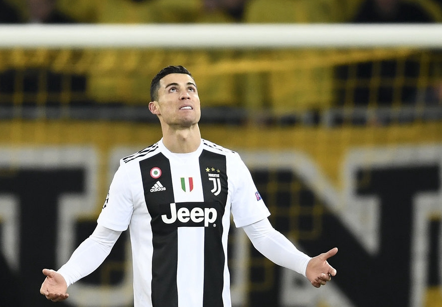 贴脸开大！祖巴茨罚球时，老鹰主场球迷高喊“保罗在哪里？”