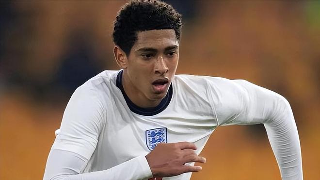 尤尔曼执教勒沃库森后前13轮德甲拿28分，各项数据均优于阿隆索（尤尔曼上任后勒沃库森德甲前13轮拿下28分，多项数据全面领先阿隆索）