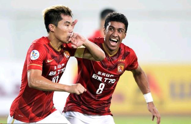 阿莫林谈梅努：他是曼联的未来 没替代者很难放他离队（阿莫林：梅努是曼联的未来，未找到替代者难以放行）