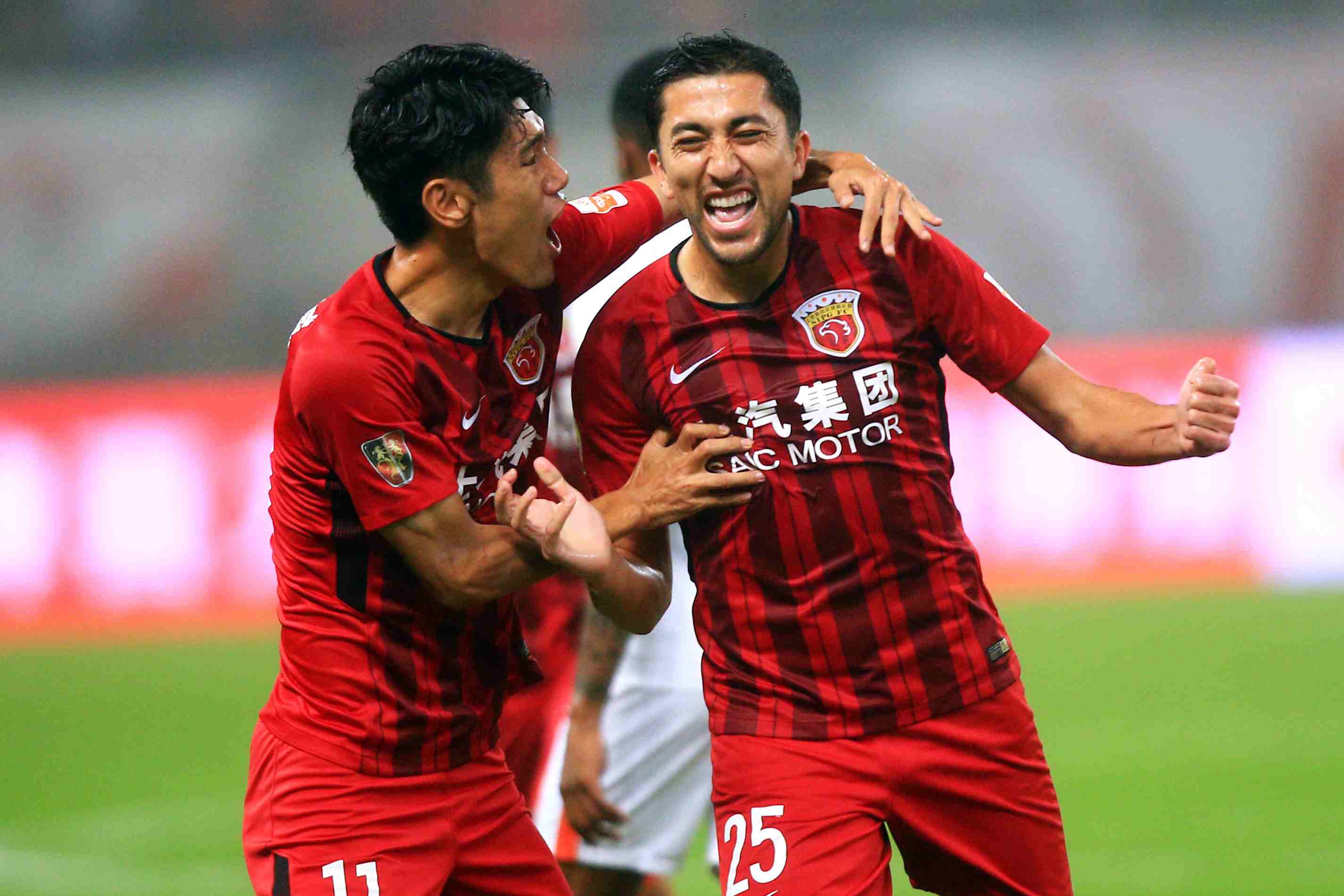 足球转会市场最新签约及趋势分析（最新足球转会签约盘点与趋势洞察）