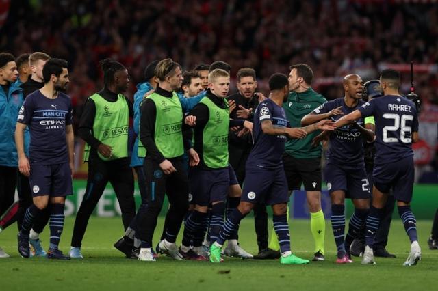 邓卓翔：球员状态并不让人满意，技战术也没有可圈可点的地方