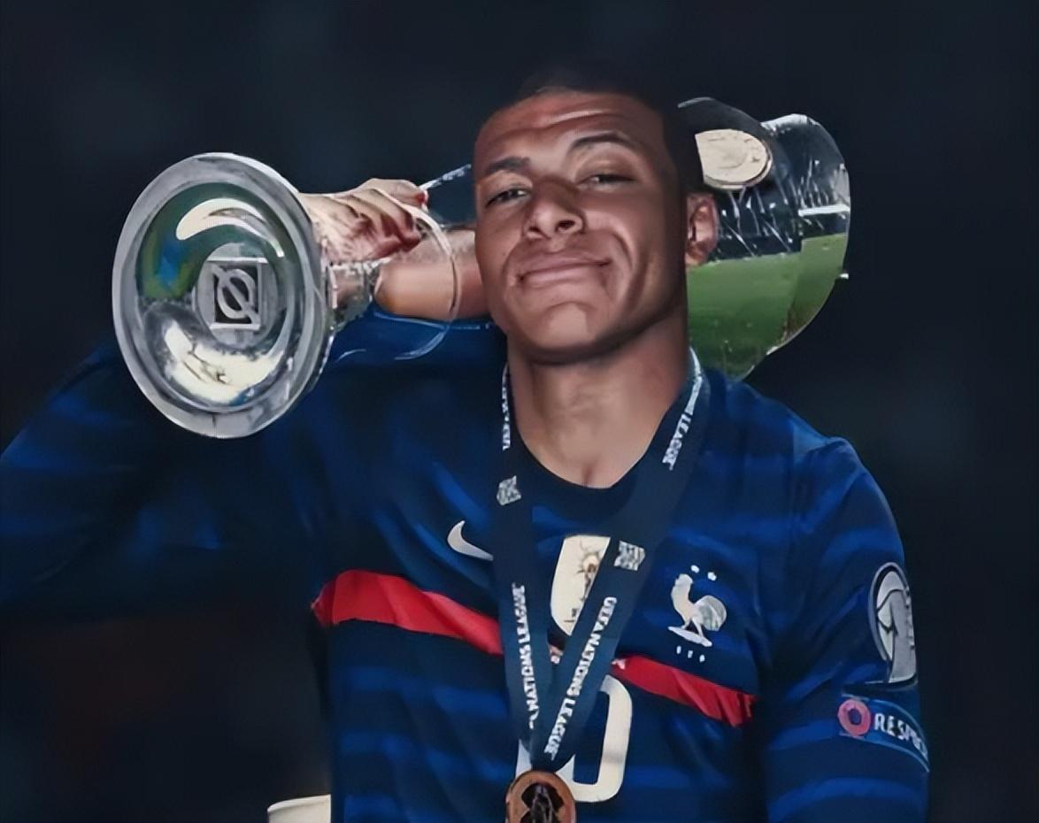 整形医生：C罗可能进行过多次整形手术，他做得非常对