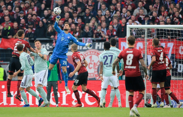 世界足球又一巨星宣布退役（足坛再迎传奇谢幕：又一位巨星宣布退役）