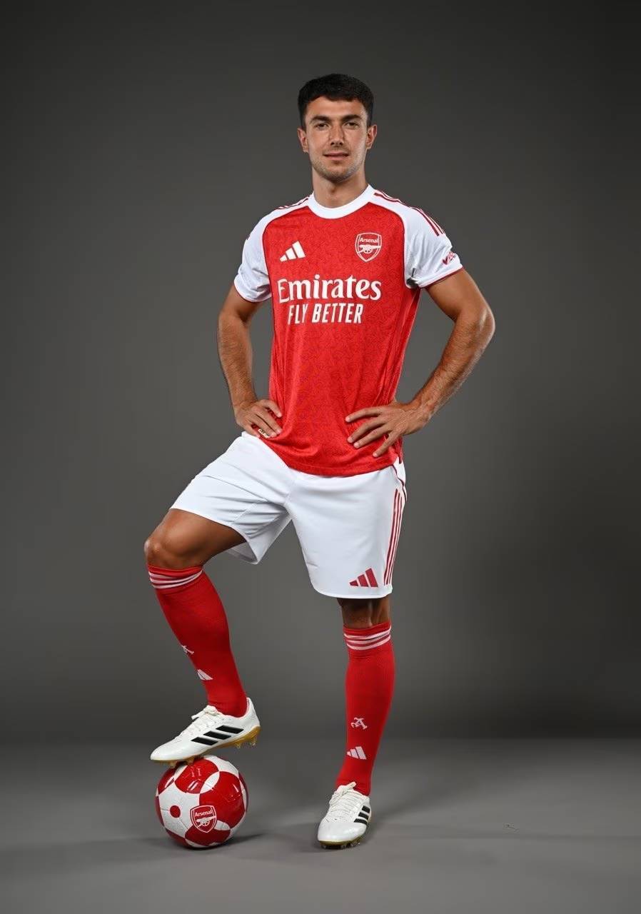 新赛季CBA竞争激烈，广厦、上海、山西、广东等队外援实力最强，新疆表现不佳，外援政策影响比赛格局。