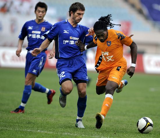 英超前瞻：切尔西寻求走出不胜怪圈，埃弗顿抢分势头强劲（英超前瞻：切尔西力争止住不胜颓势，埃弗顿抢分势头正旺）