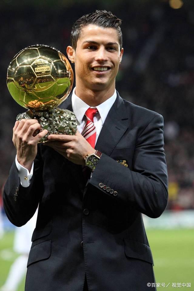 查尔顿官方：在昨日英冠比赛中一名球迷突发疾病不幸离世