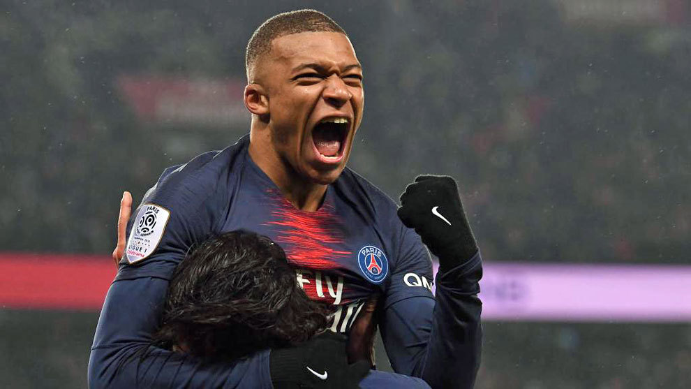 苏亚雷斯因为无球踢人被禁赛一场