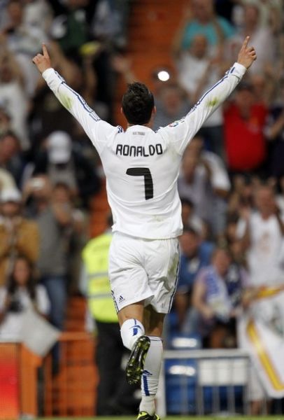 西甲前瞻：奥萨苏纳主力中卫缺席，阿拉维斯遭遇联赛客场四连败（西甲前瞻：奥萨苏纳失主力中卫，阿拉维斯联赛客场四连败）