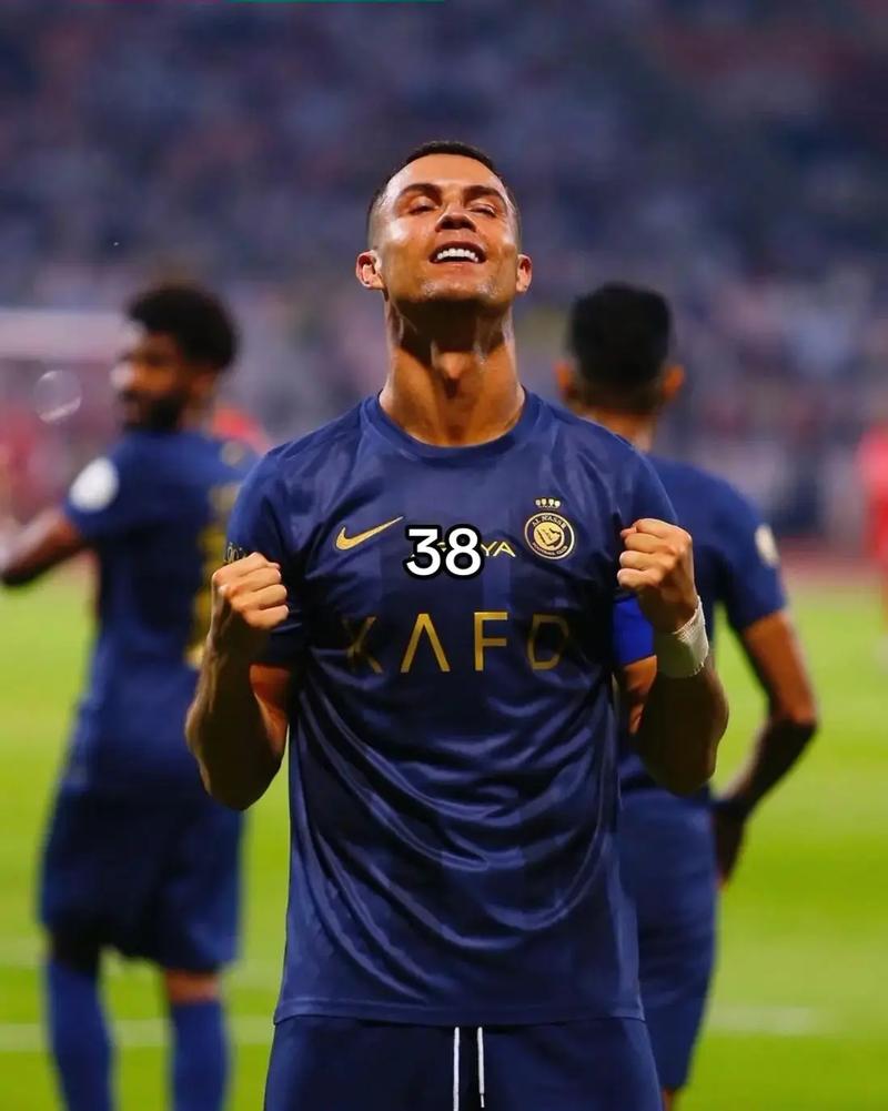 拉齐奥球迷抗议俱乐部导致球场空荡荡，洛蒂托：我不接受威胁