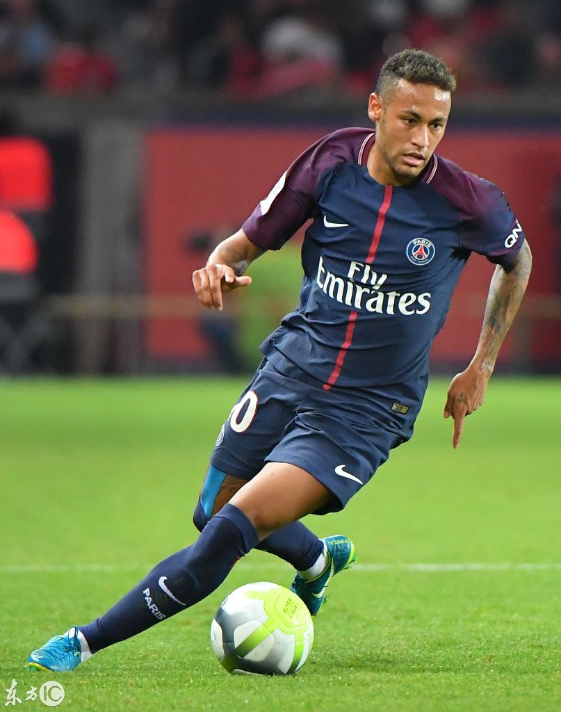 足球国足争议判罚引专家讨论